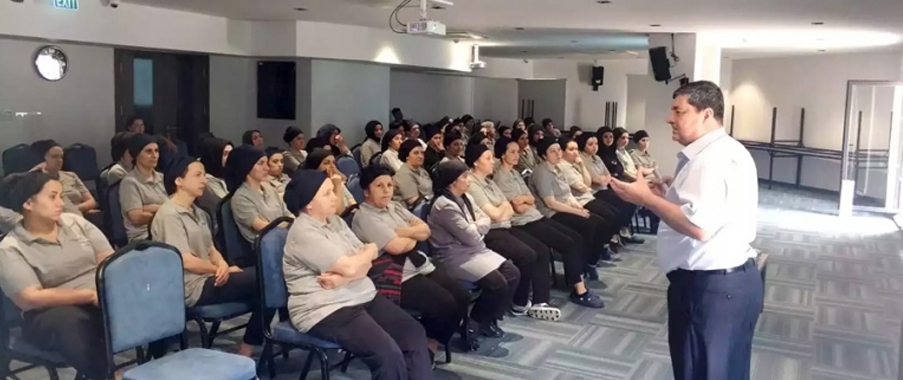 Быть женщиной в дорожном движении: Основные правила безопасного вождения